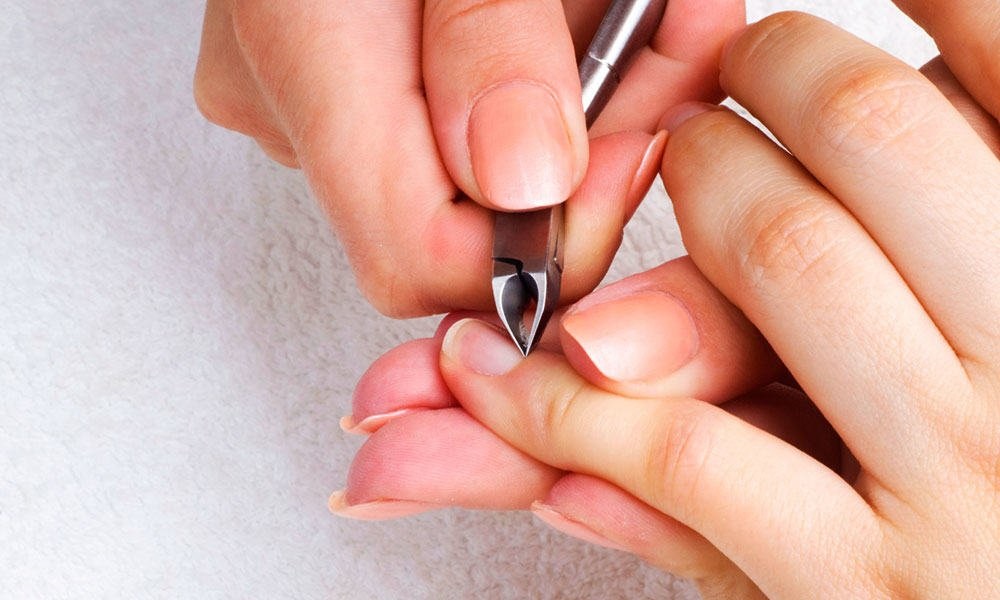 how to use cuticle remover